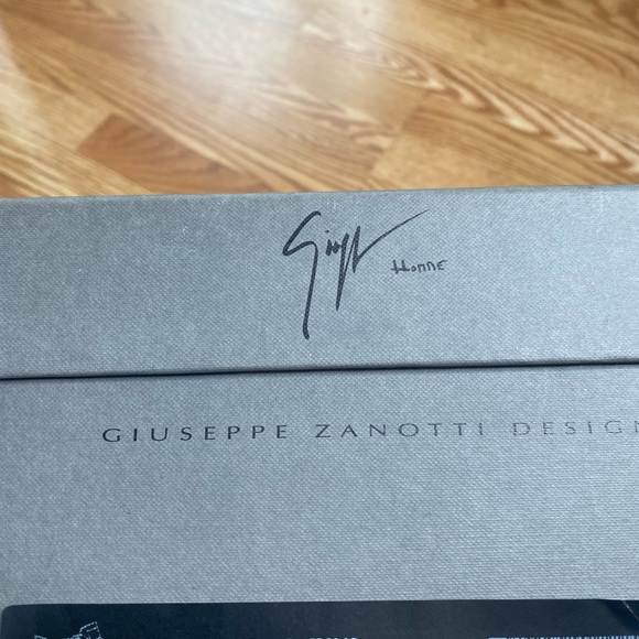 Giuseppe sneakers size 40.5 us 7.5 color is red dark red black and gold - Picture 7 of 7